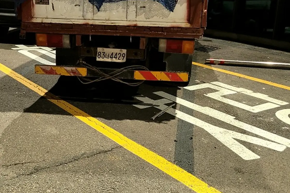 용산구 평택고덕 데코타일박리철거 당일해체완결반출 현장 사진 2